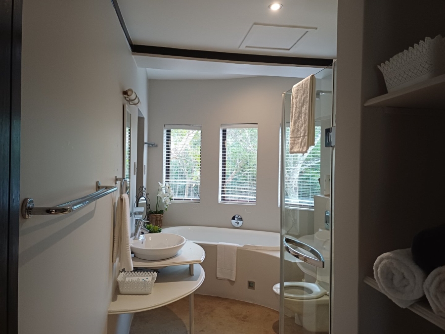 4 Bedroom Property for Sale in Hoekwil Western Cape